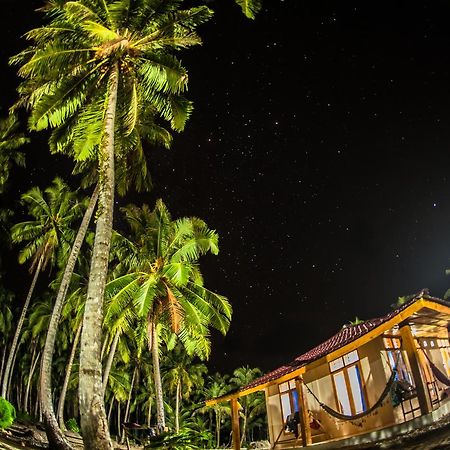 Puri Asu Resort Palau Asu エクステリア 写真