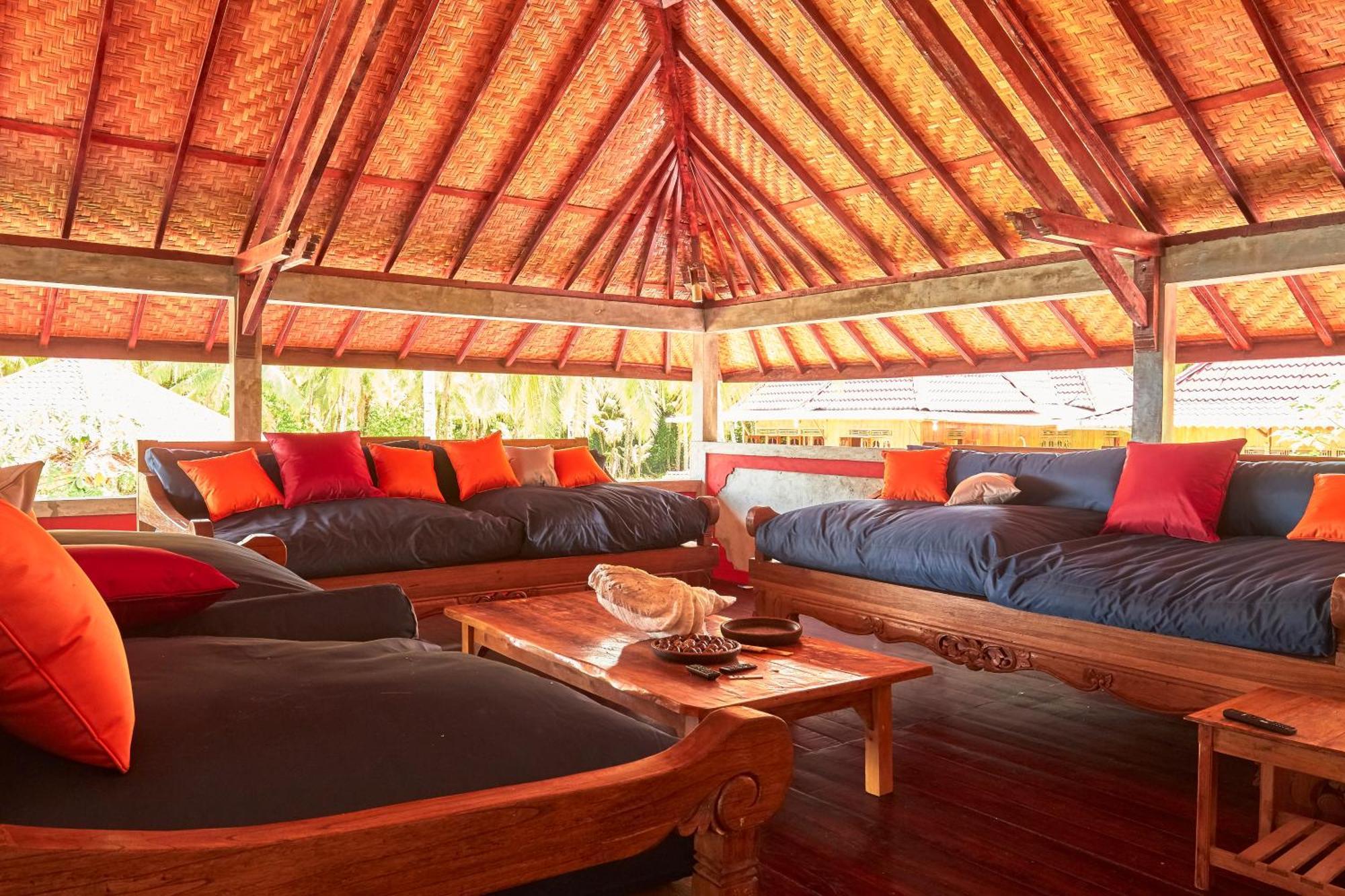 Puri Asu Resort Palau Asu エクステリア 写真